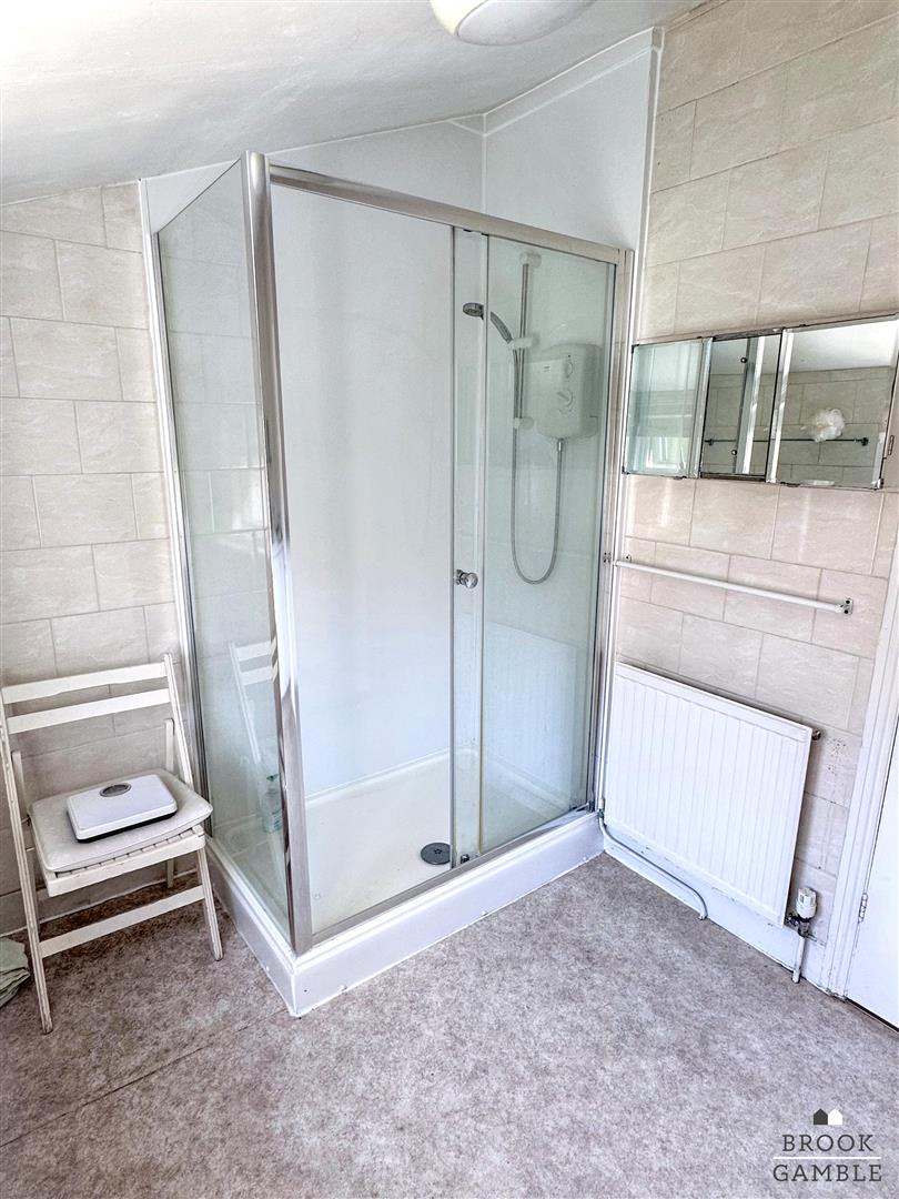 4 Bedroom House - Terraced. Willowfield Square in Eastbourne,  12